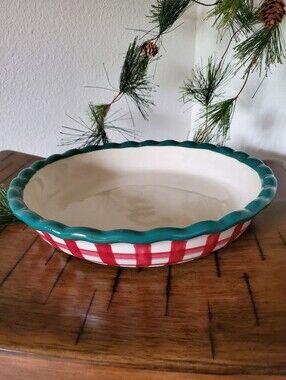 Design Pac Vintage Ceramic Plaid Fluted Holiday Pie Plate 10.5"